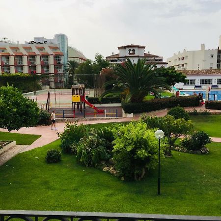 شقة Carihuela Palace Beach توريمولينوس المظهر الخارجي الصورة